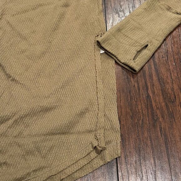 Free People
Snowy Thermal size L in EUC - Picture 4 of 10